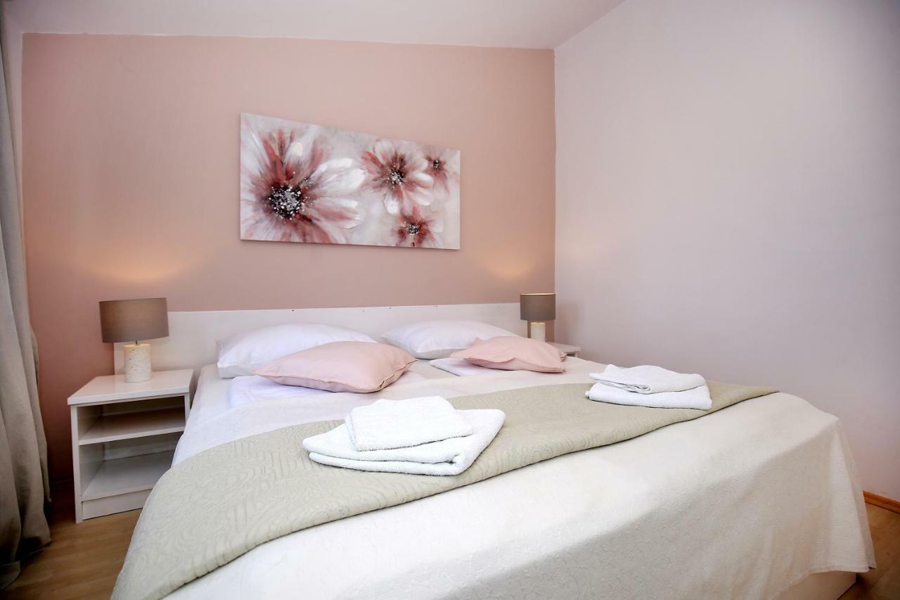 Apartament Micic *